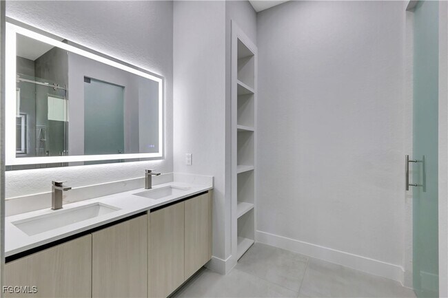 Building Photo - 3366 72nd Ave NE