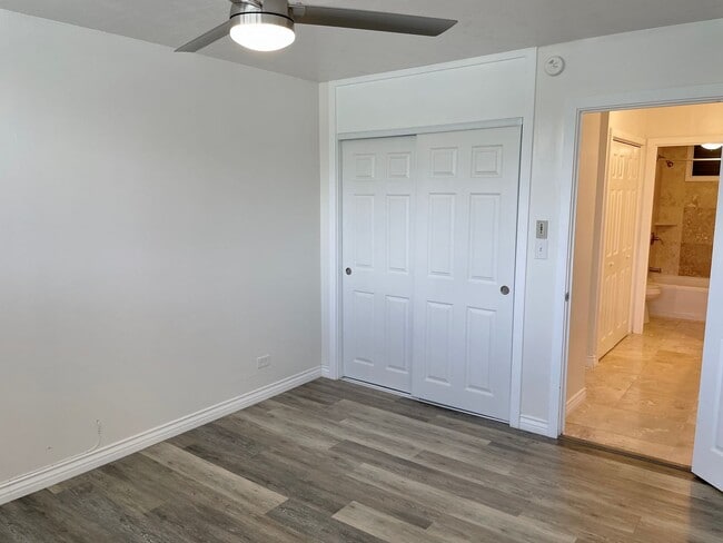 Building Photo - Newly Renovated 2-Bedroom Condo with Ala W...
