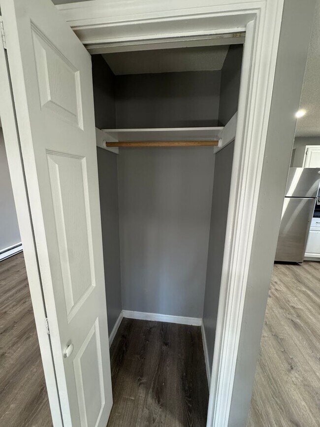 Building Photo - 1036 Chicopee St