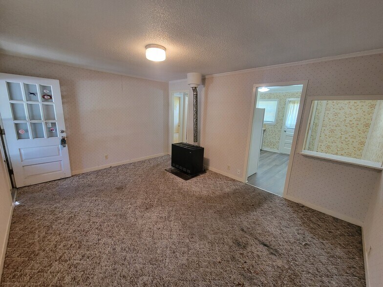 Building Photo - 4030 E Whitney Ln