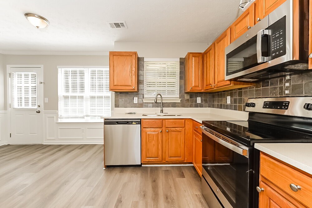 Building Photo - 2407 Brookgate Way