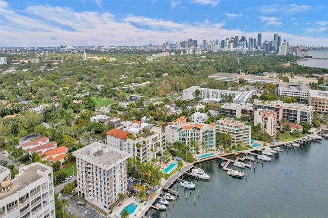 Building Photo - 3535 Hiawatha Ave