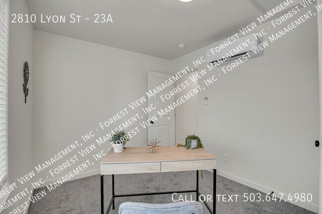 Building Photo - 2810 SE Lyon St