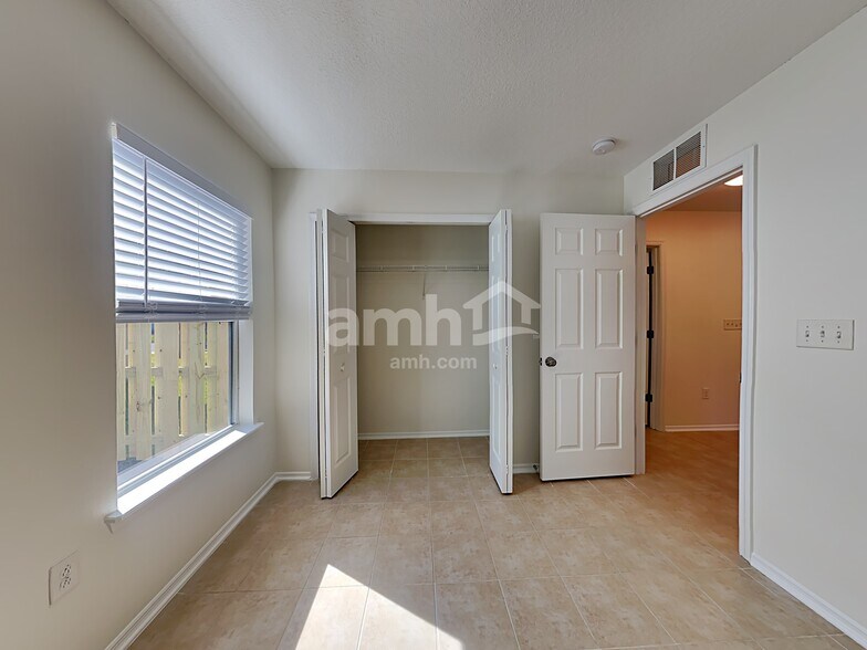 Building Photo - 77088 Cobblestone Dr