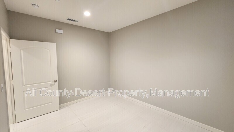 Building Photo - 44801 Beringer Dr