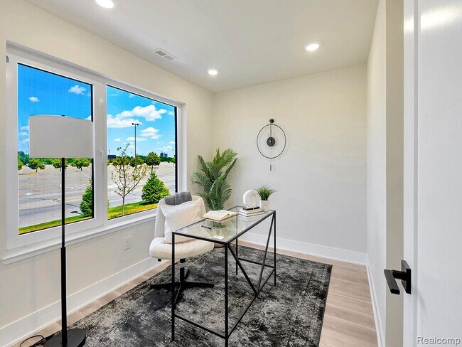 Building Photo - 741 Smart Town Dr