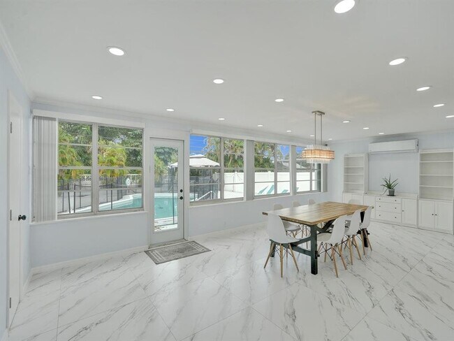 Building Photo - 1814 N 38th Ave