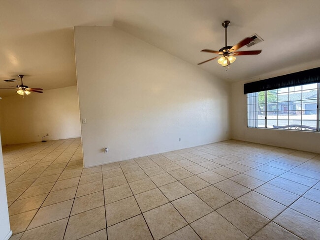 Building Photo - 3913 W Morelos St