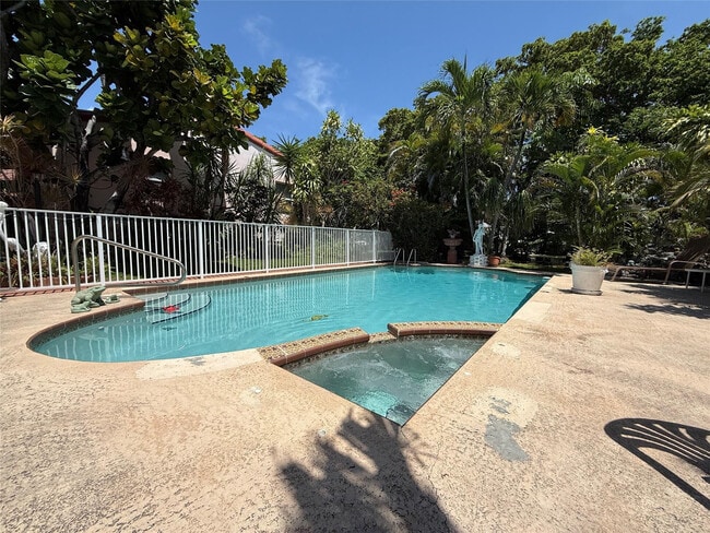 Building Photo - 1850 Rodman St