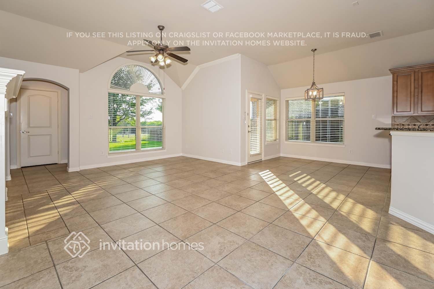 Building Photo - 807 Miramar Dr
