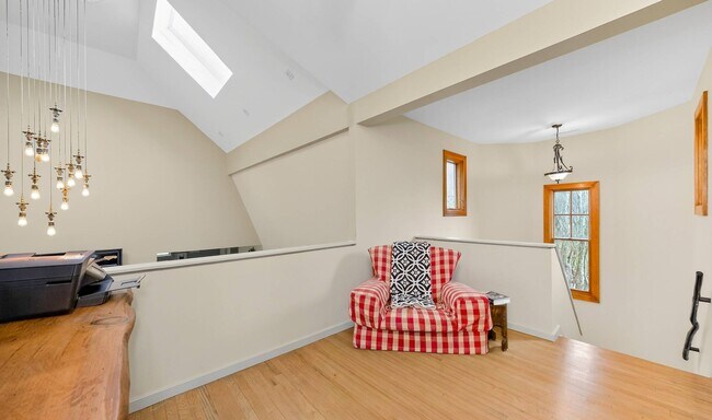 Building Photo - 1366 Scuttle Hole Rd