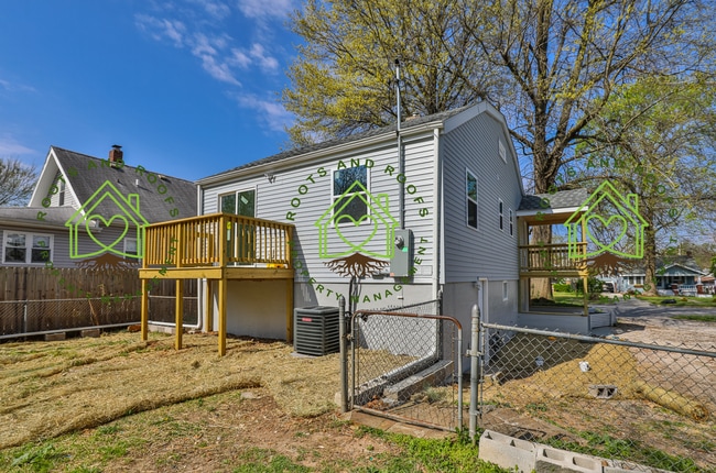 Building Photo - 2120 N Broadway Ave