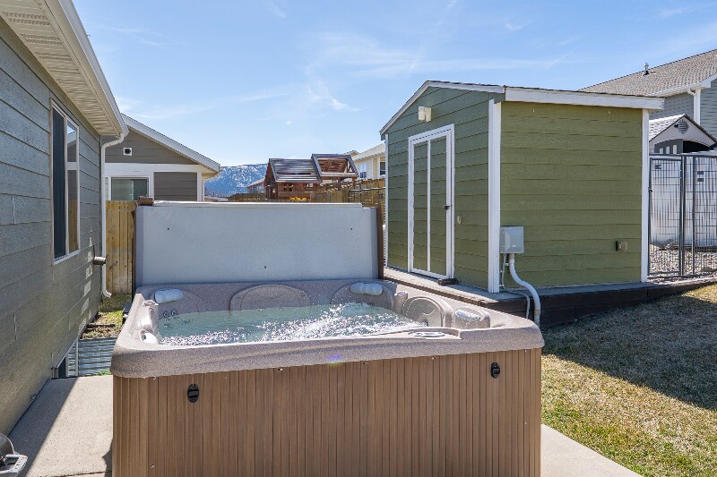 Building Photo - 807 Nebula St