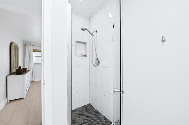Building Photo - 4 Seville Terrace