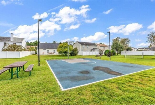 Building Photo - Charming 3BR/2BA Home on Expansive Lot in ...