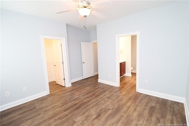 Building Photo - 5013 Sunny Creek Ln