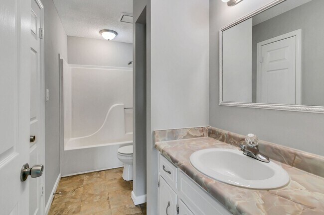 Building Photo - 900 Cimarron Ct