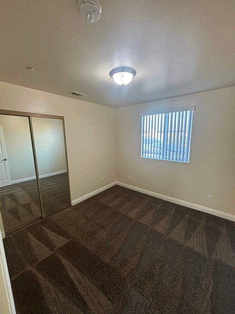 Building Photo - 430 E 118th St