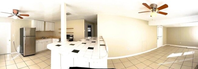 Building Photo - 10367 109th Ave