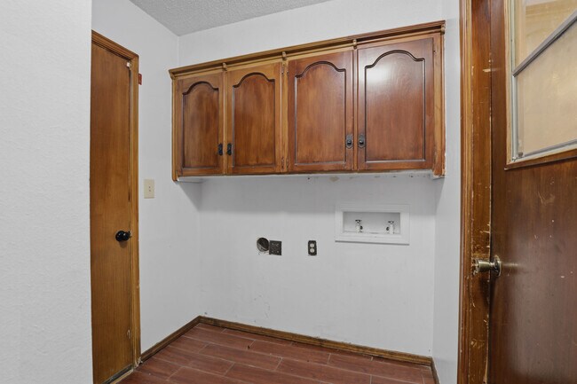 Building Photo - 2404 SW 79th St