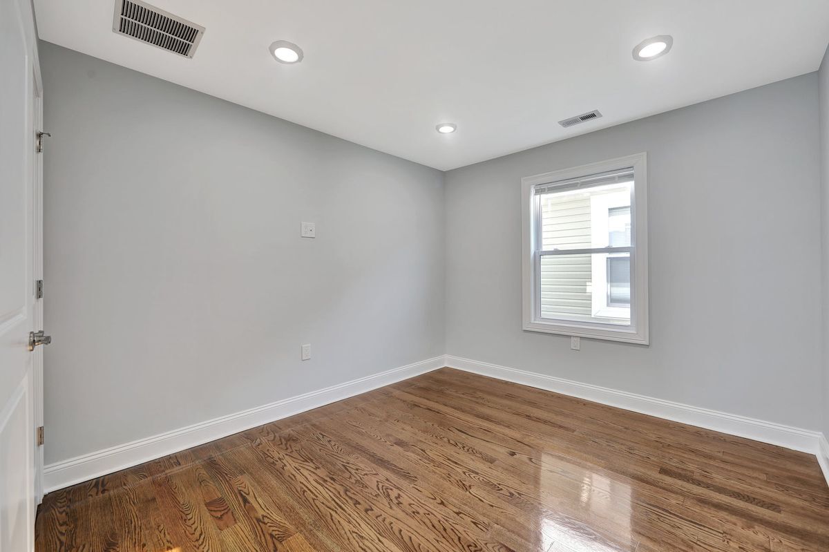 Building Photo - 126 N 15th St