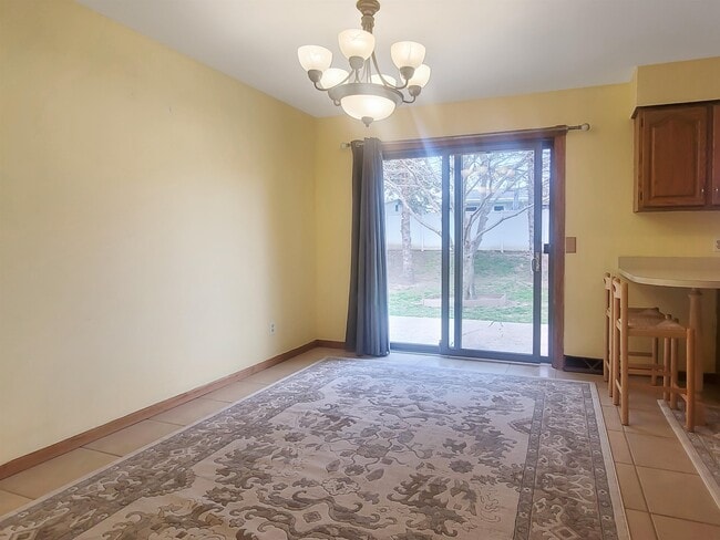 Building Photo - 445 Peach St