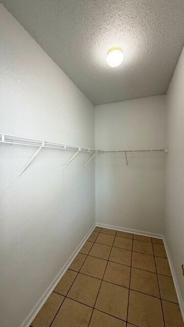 Building Photo - SOUTHEAST SIDE 3 BEDROOM/2 BATH RANCH AVAILABLE NOW!