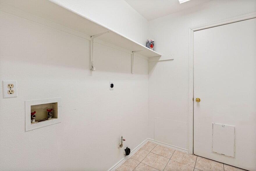 Building Photo - 13216 Bennington Ln