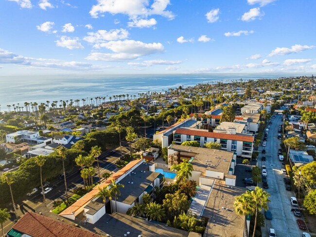 Building Photo - 6333 La Jolla Blvd