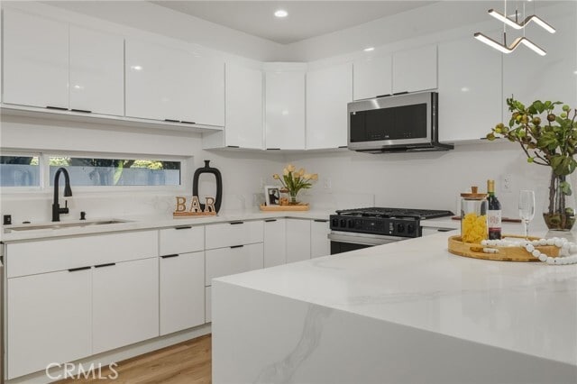 Building Photo - 2536 Cotner Ave