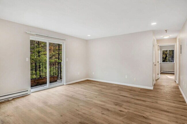 Building Photo - 5617 Happy Hollow Rd