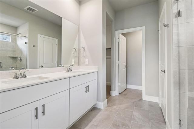 Building Photo - 407 Stagg St