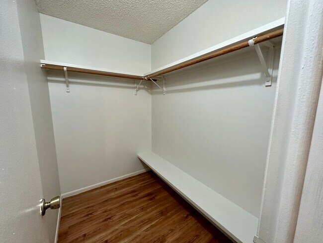 Building Photo - 8278 Bucksaw Dr