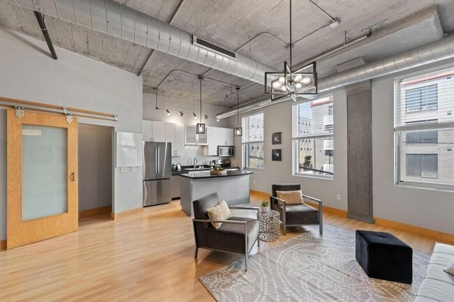 Building Photo - 918 N 3rd St