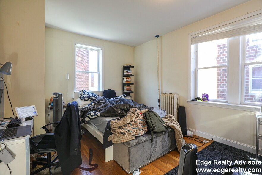 Building Photo - 12 Elba St