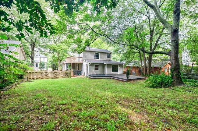 Building Photo - 183 Locust St NE