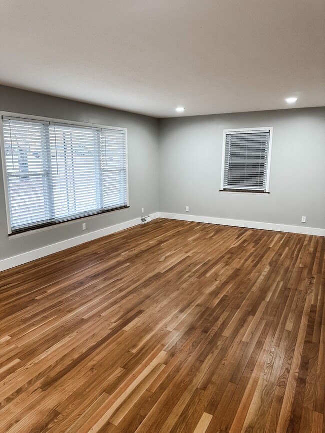 Building Photo - Beautifully Renovated 3BR Home for Rent in...