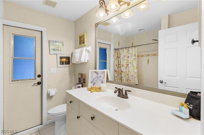 Building Photo - 8549 S Lake Cir