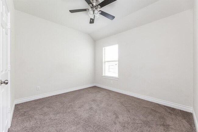 Building Photo - 10907 Birchwood Knl Ct