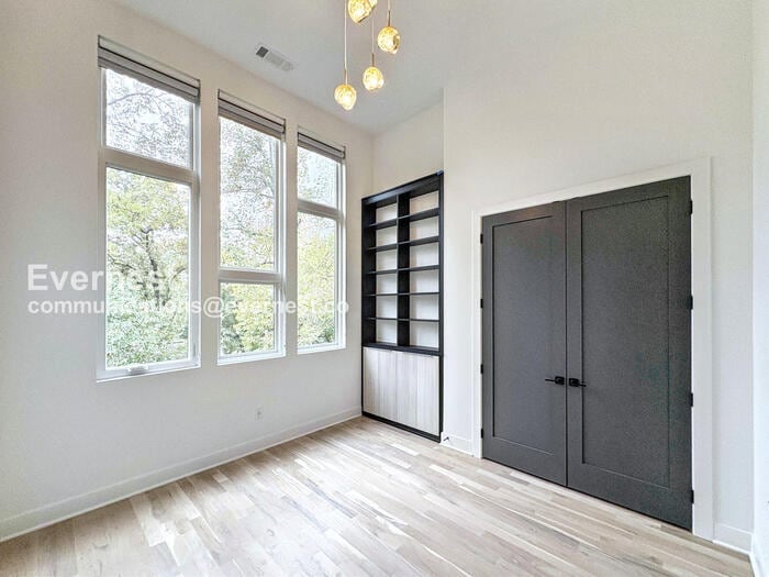 Building Photo - 2347 Hosea L Williams Dr NE