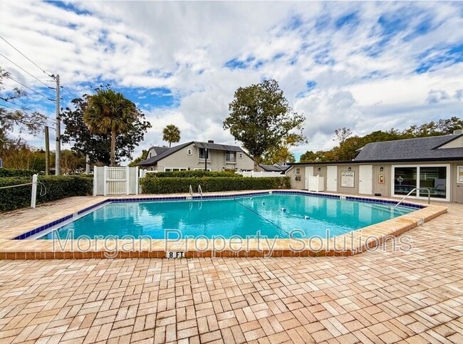 Building Photo - 892 Claydon Way