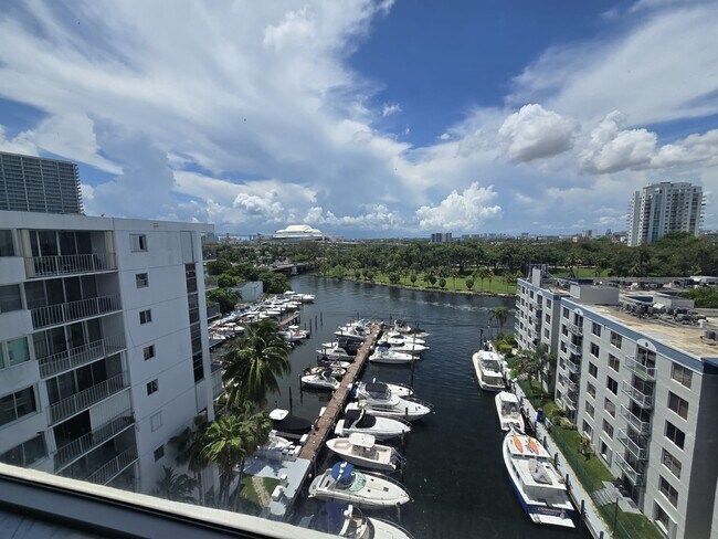 Building Photo - 1700 NW North River Dr