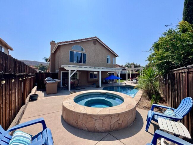 Building Photo - Beautiful 4 Bedroom Pool Home with Solar i...