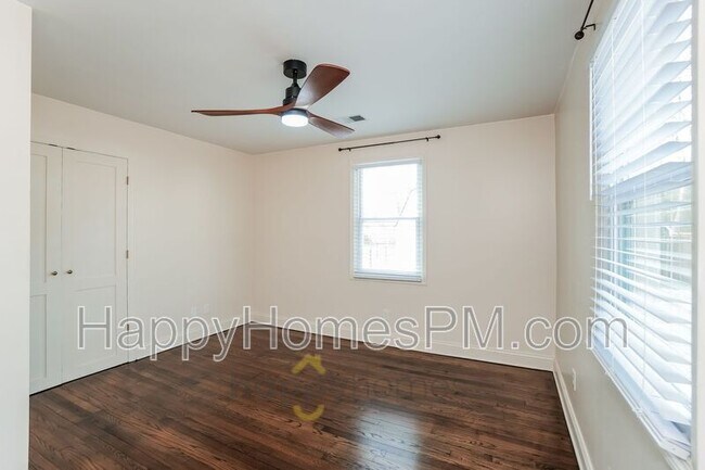 Building Photo - 3459 Johan Blvd