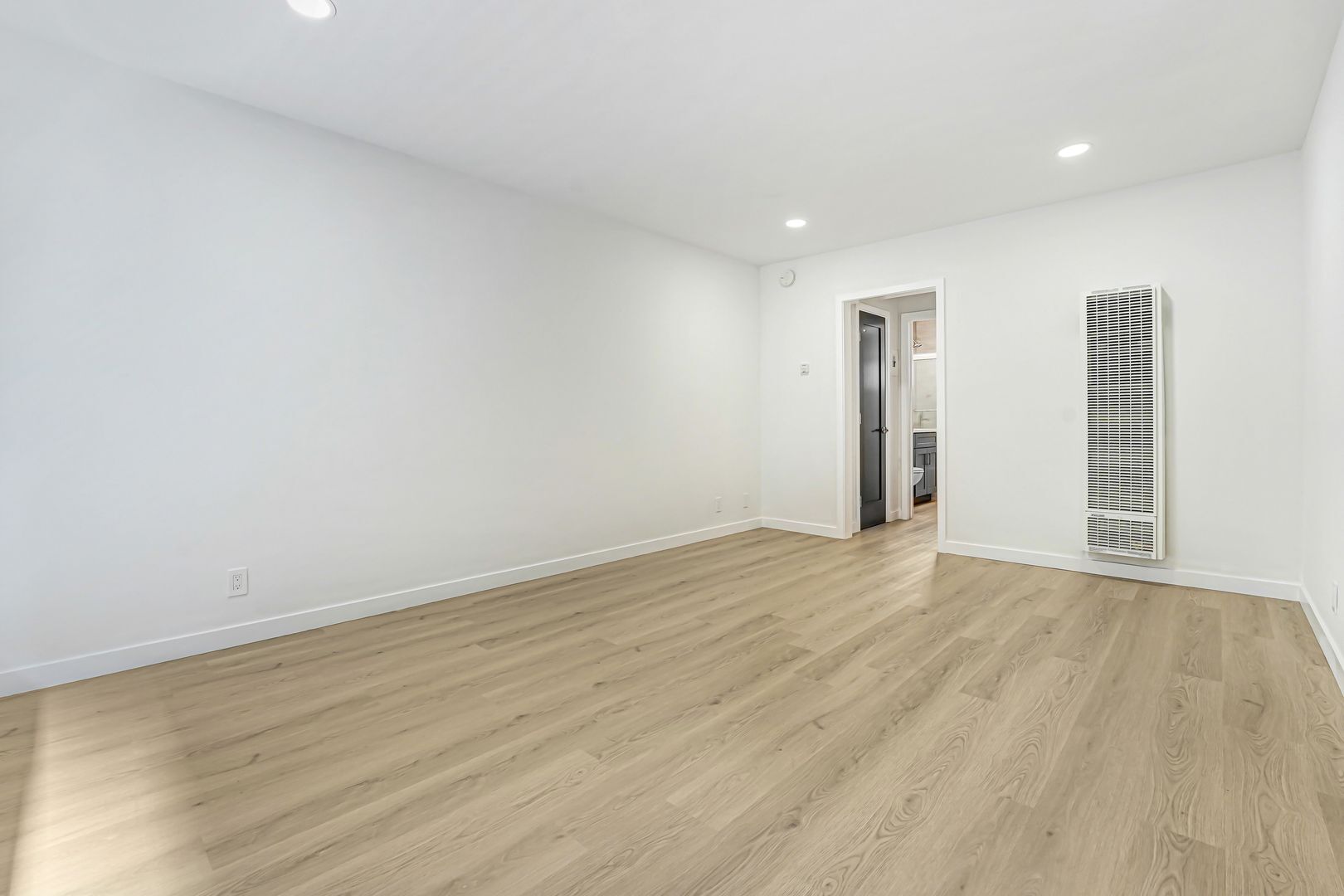 Building Photo - 844 5th St