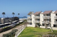 Building Photo - 271 S Ventura Rd