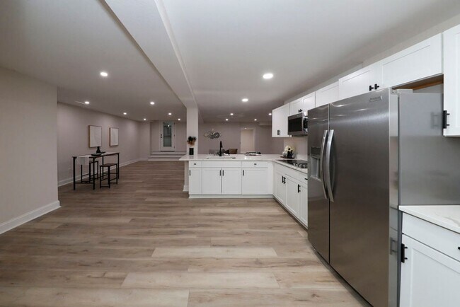 Building Photo - Luxury Kingsmill Treehouse Retreat | 7BR Custom Home with Private Suite