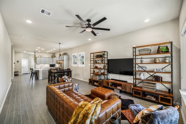 Building Photo - 7474 Cattail Fls Ln