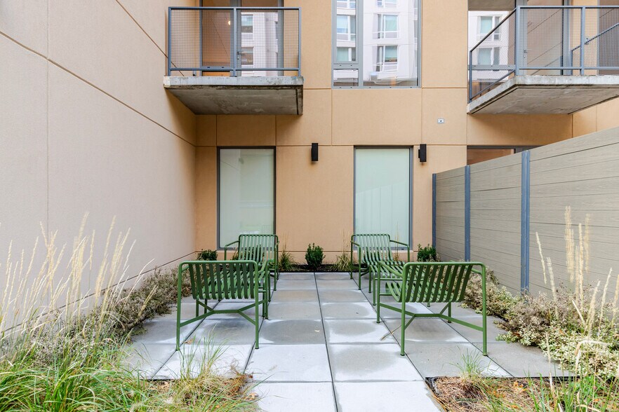 Building Photo - 151 S Elliott Pl