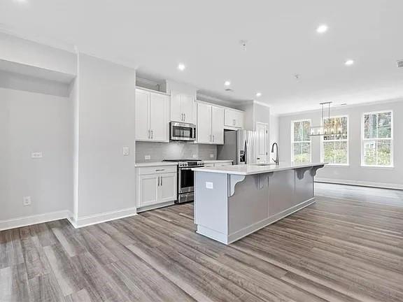 Building Photo - 517 Hardy Dr